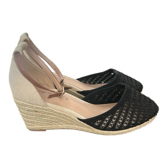 In Every Story Penningtons Wide Wedge Shoes Lace Mesh Toe Size 9 W - Picture 1 of 15